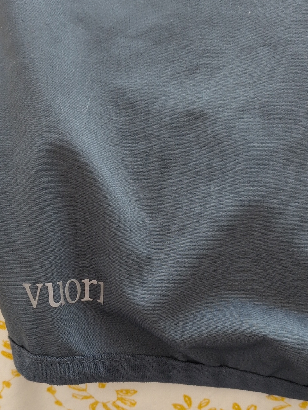 Vuori Men's Slate Gray Hooded Jacket - Picture 7 of 7